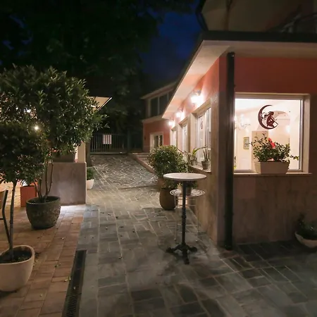 Boutique Asteria מלון 3*