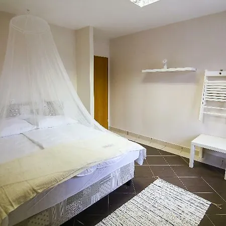 Boutique Asteria מלון